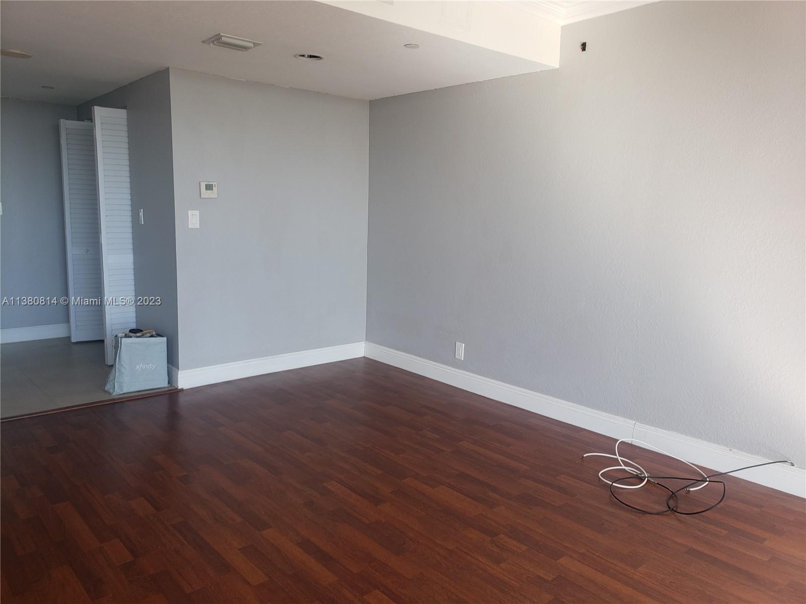 HOME TOWERS CONDO - Residential