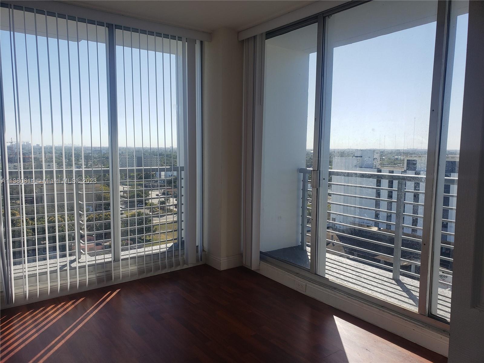 HOME TOWERS CONDO - Residential
