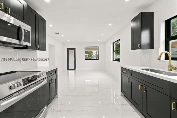 LIBERTY CITY - Residential Lease