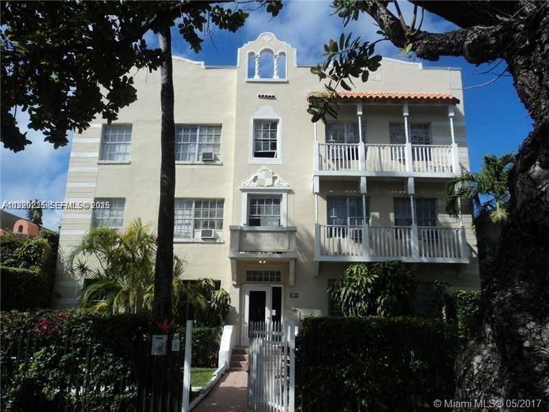 Unit 1 bed/1 bath, located on the firts floor in an original Art Deco landmark building. Only a few steps from the beach and Flaming Park. Access to the great schools including South Beach elementary in south of fifth.
