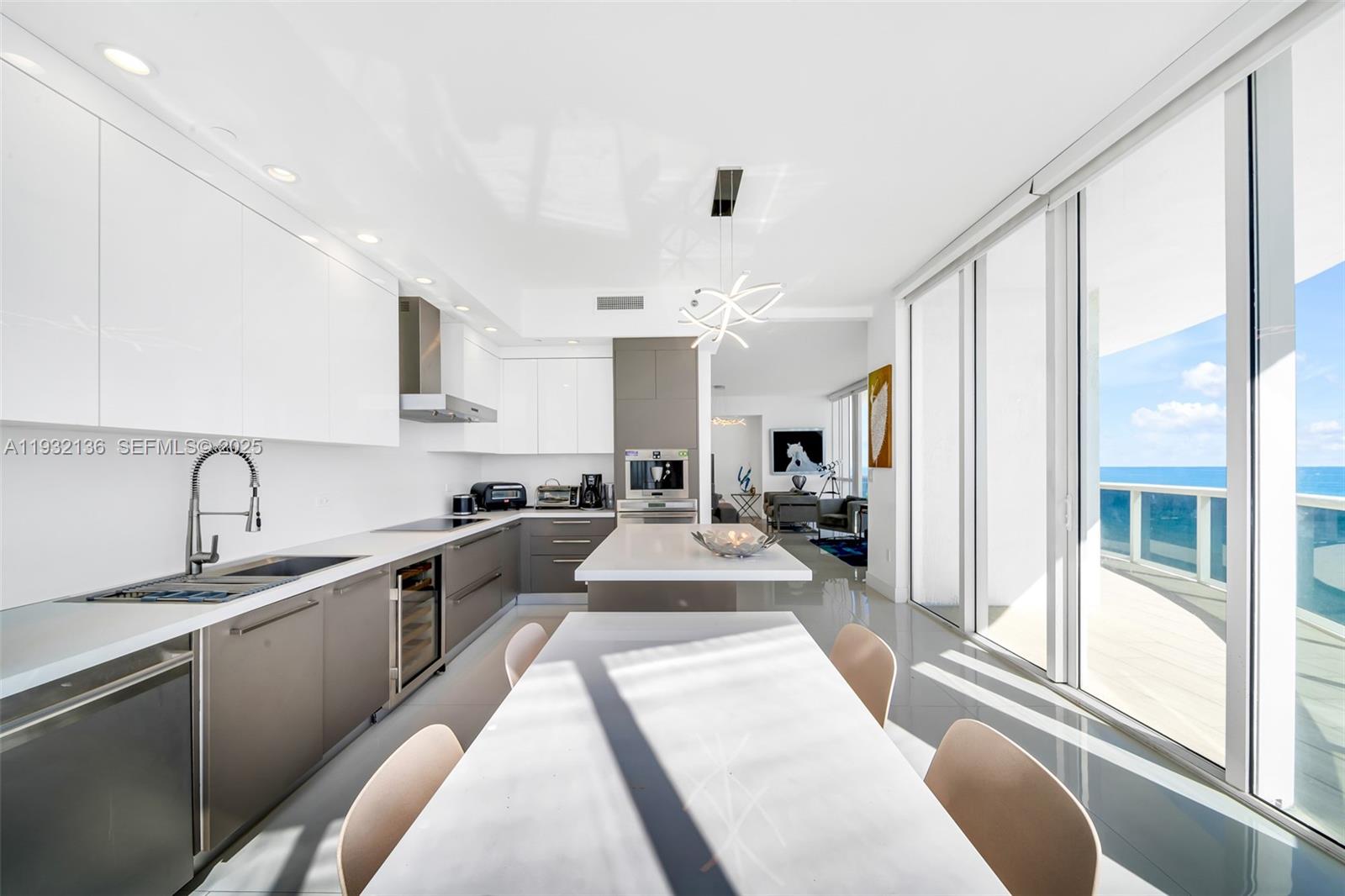 TDR TOWER I CONDO - Residential