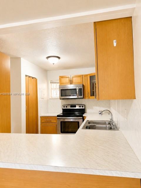 PALM-WEST GARDENS CONDO - Residential