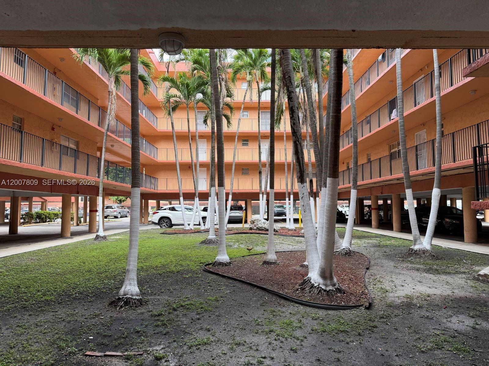 PALM-WEST GARDENS CONDO - Residential