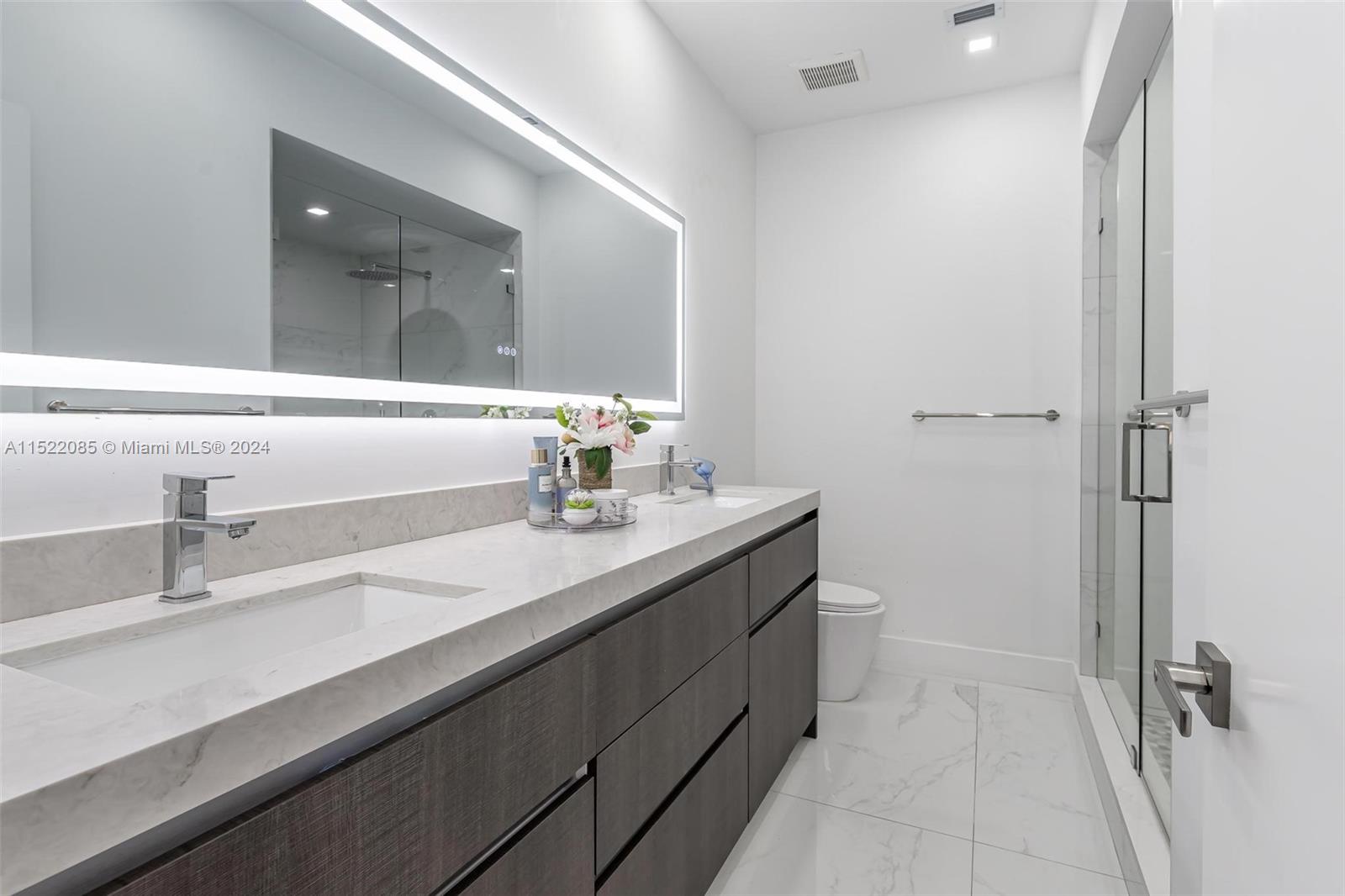 DOWNTOWN DORAL SOUTH PHAS - Residential