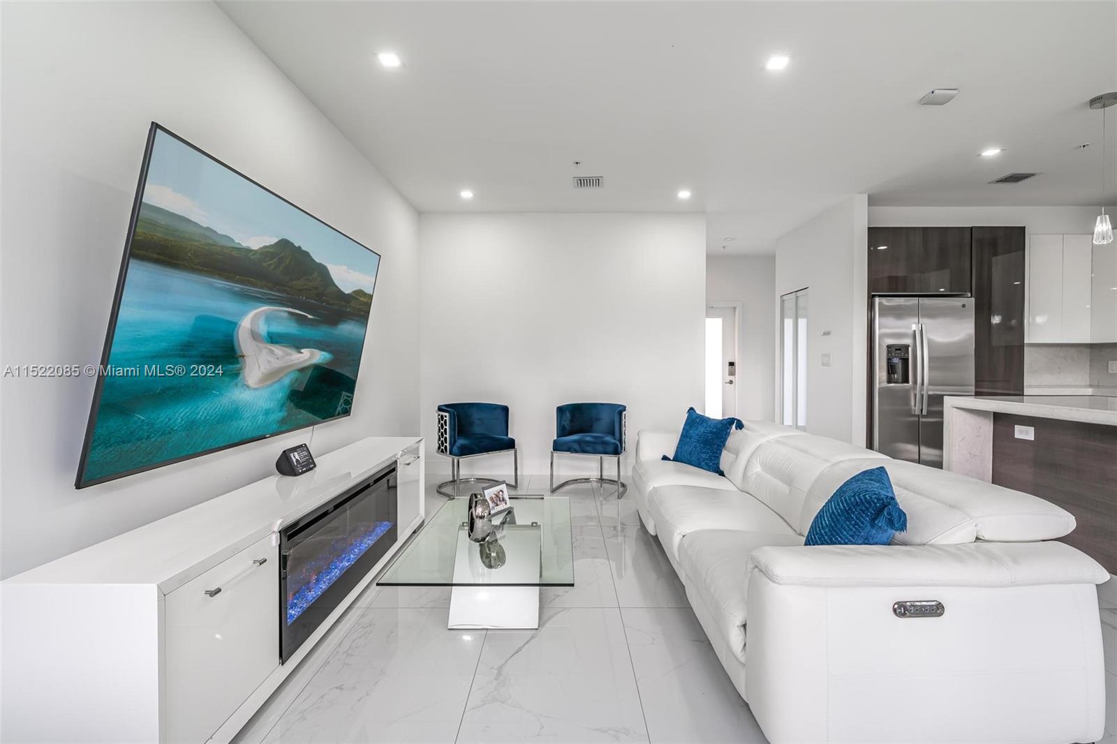 DOWNTOWN DORAL SOUTH PHAS - Residential
