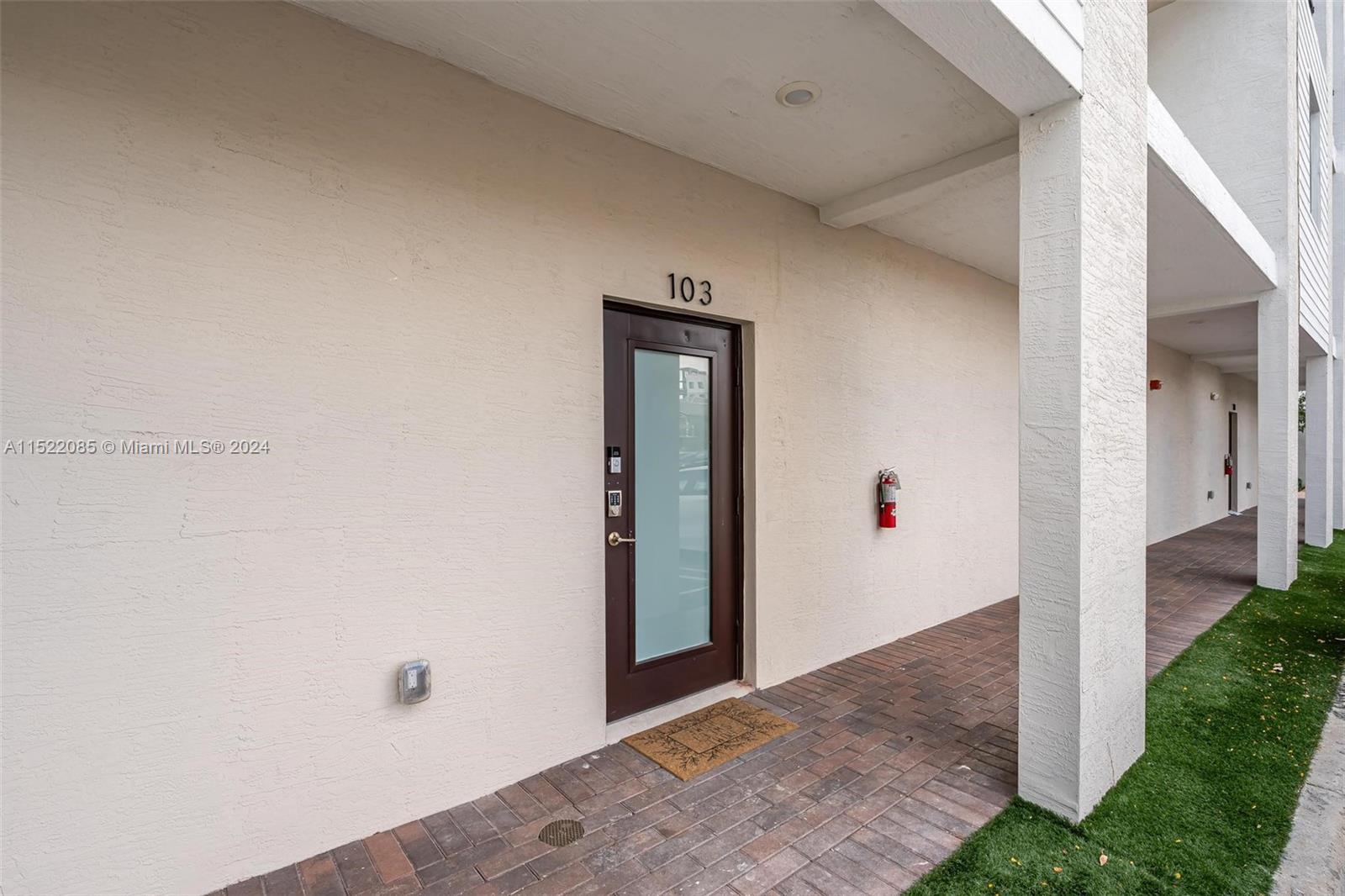 DOWNTOWN DORAL SOUTH PHAS - Residential