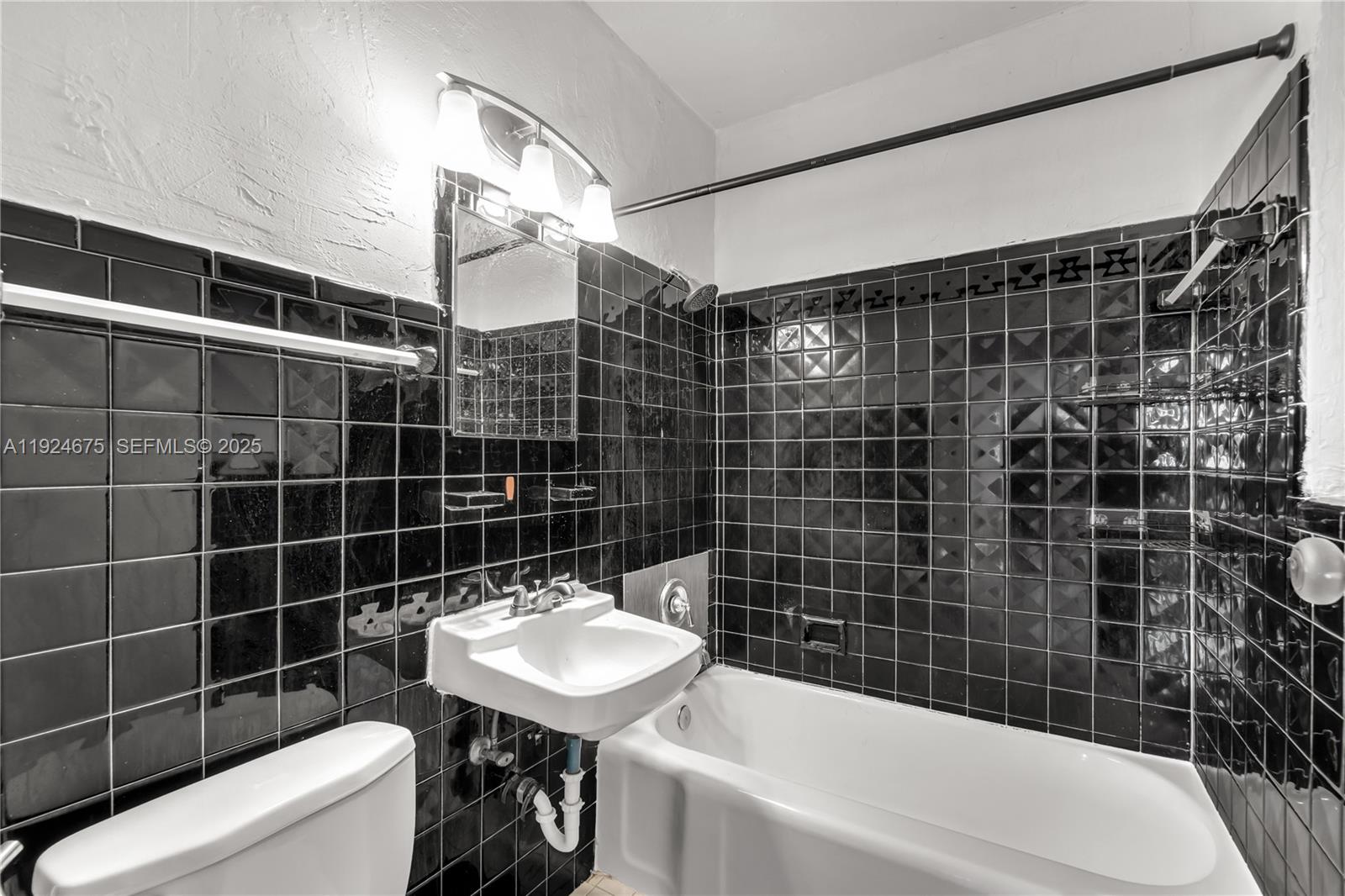 LITTLE RIVER GARDENS - Residential Income