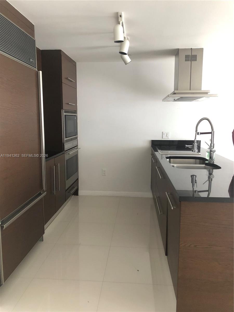 ICON BRICKELL NO TWO - Residential