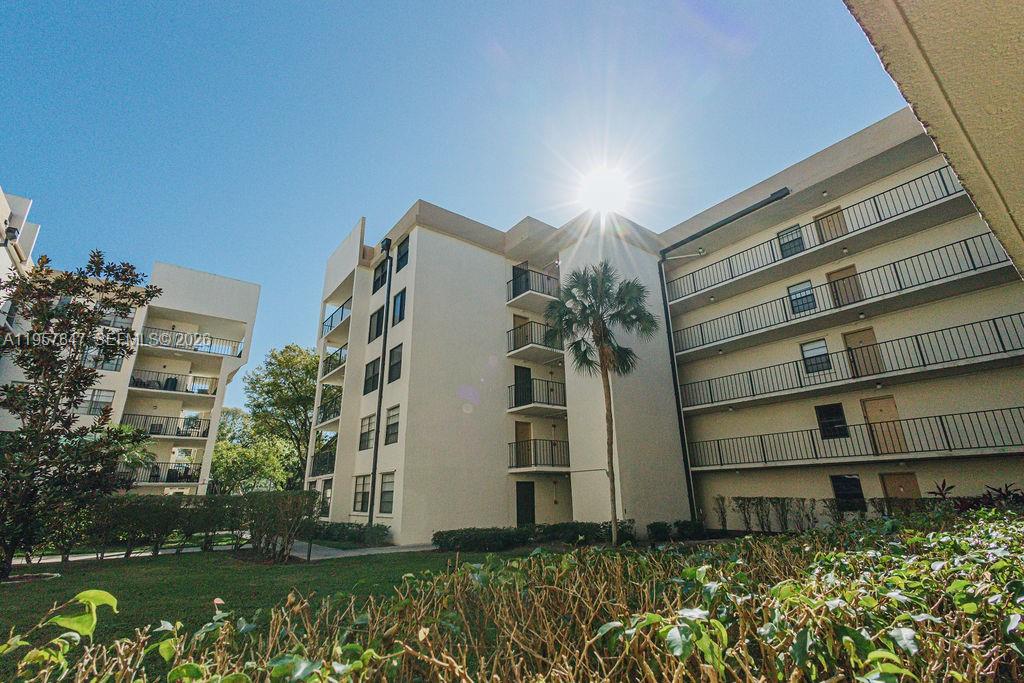 GATE ONE CONDO - Residential