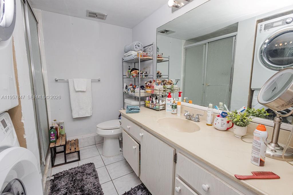 GATE ONE CONDO - Residential