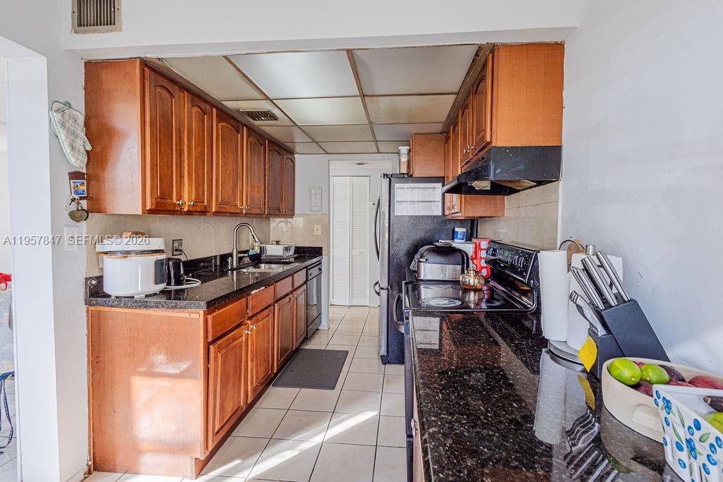 GATE ONE CONDO - Residential
