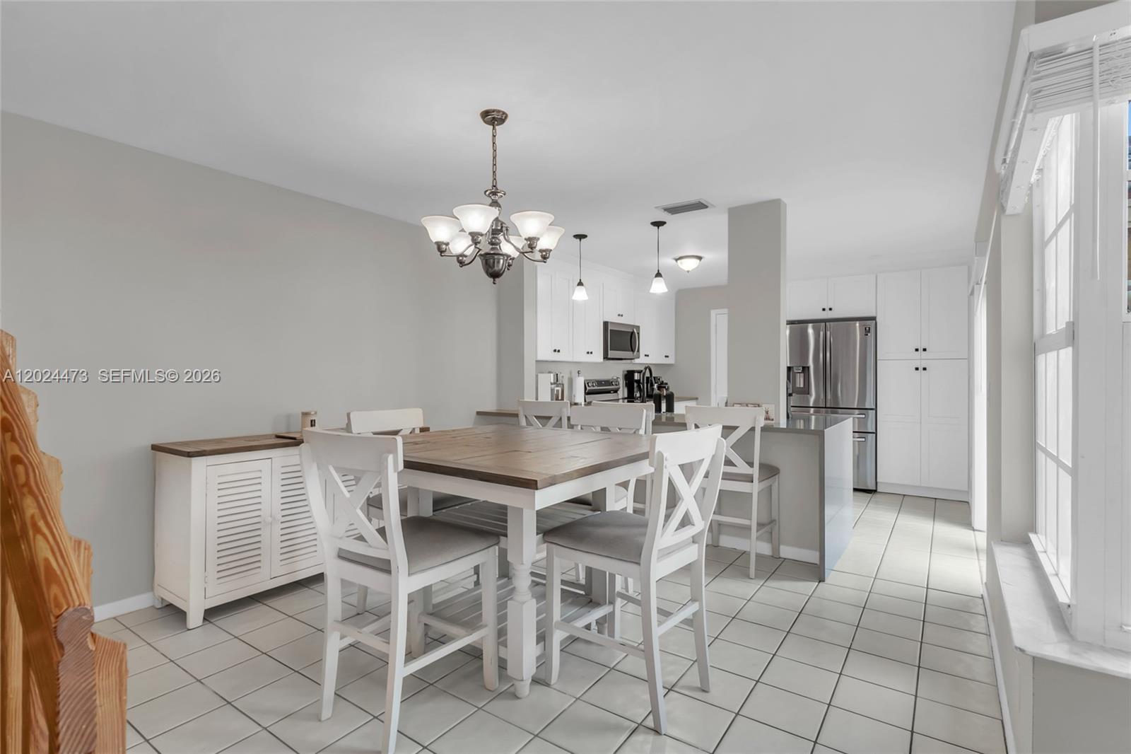 EMBASSY LAKES - Residential