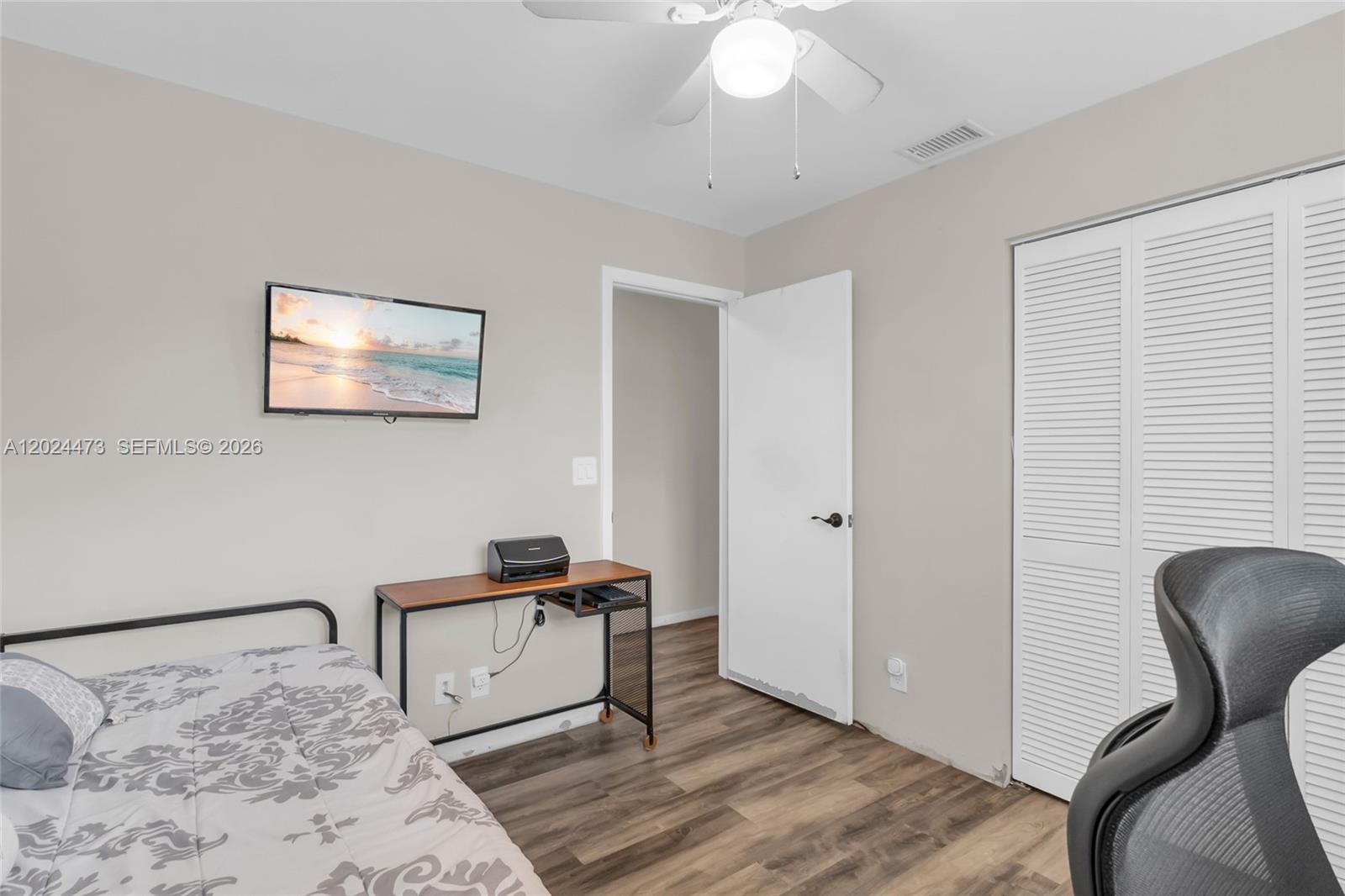 EMBASSY LAKES - Residential