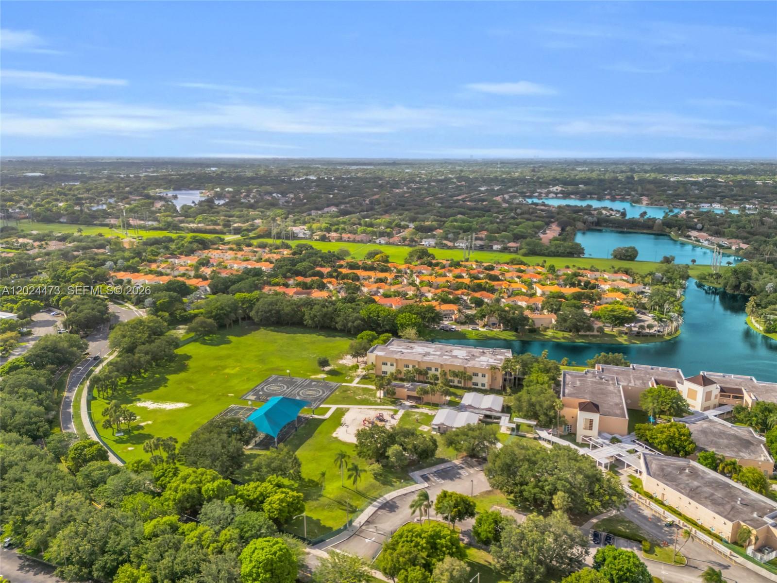 EMBASSY LAKES - Residential