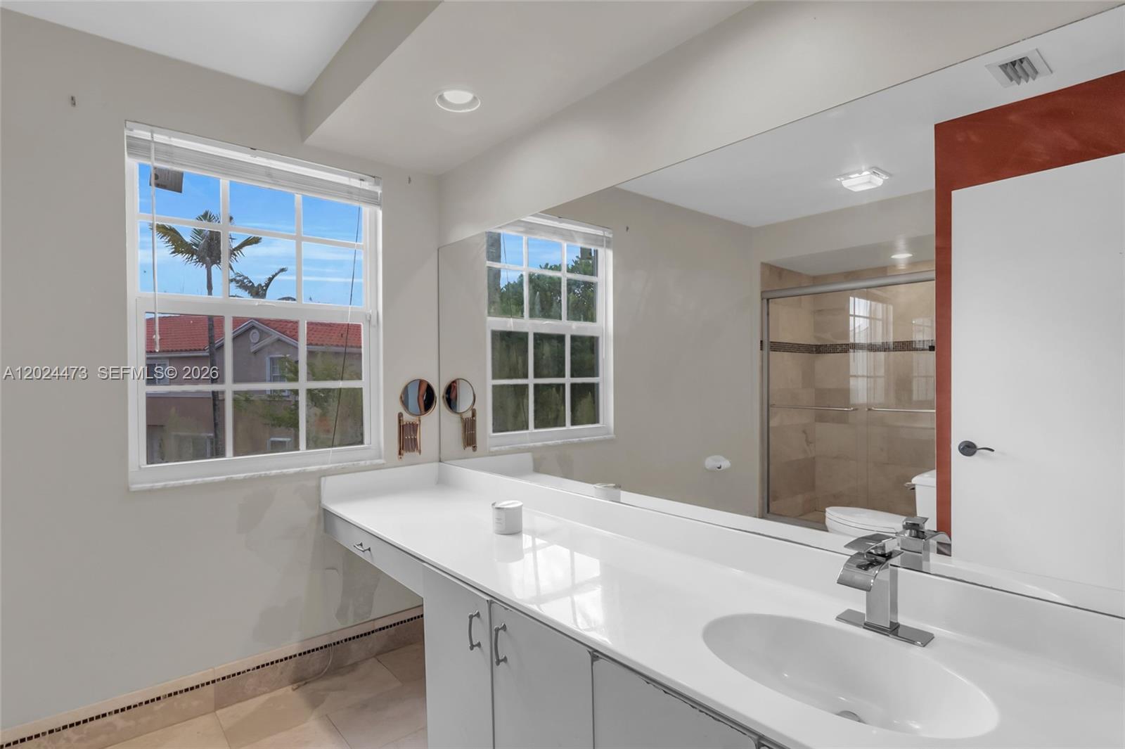EMBASSY LAKES - Residential