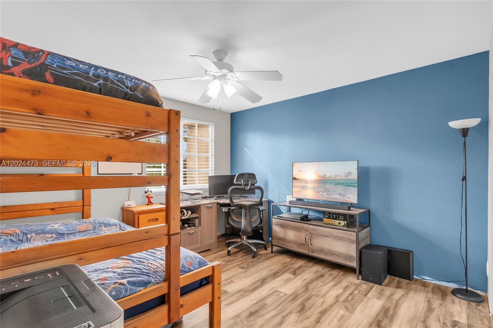 EMBASSY LAKES - Residential