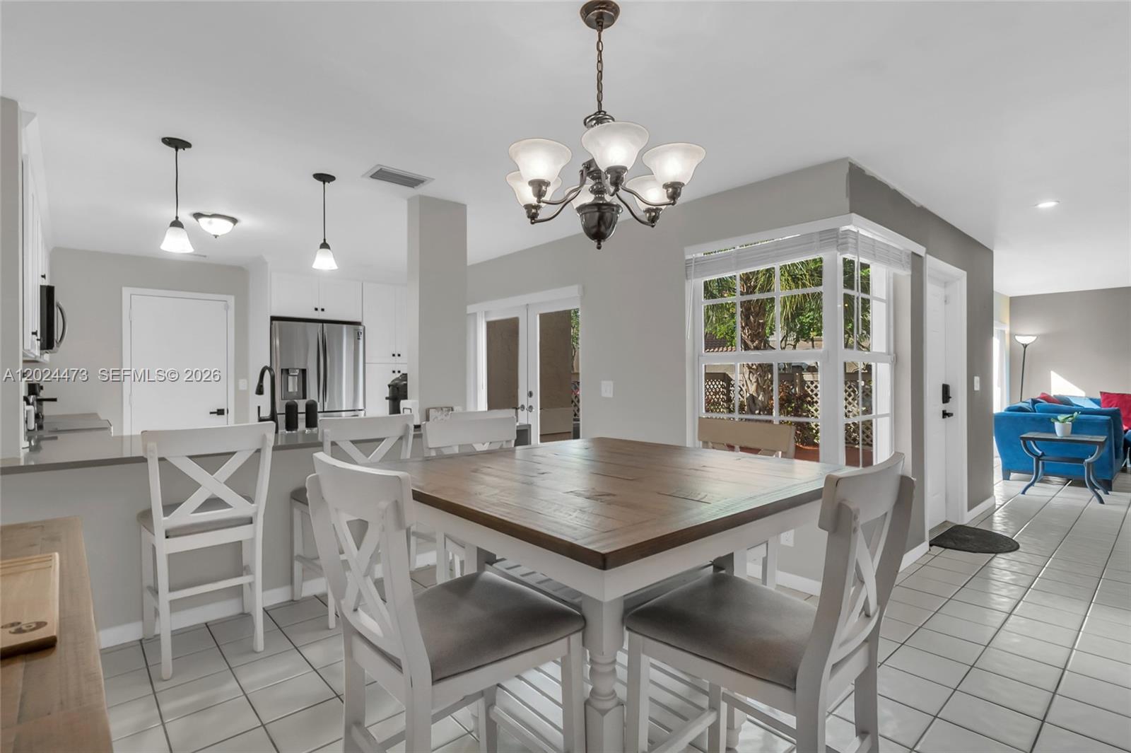EMBASSY LAKES - Residential