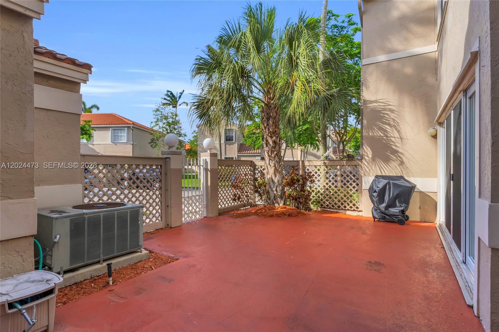 EMBASSY LAKES - Residential