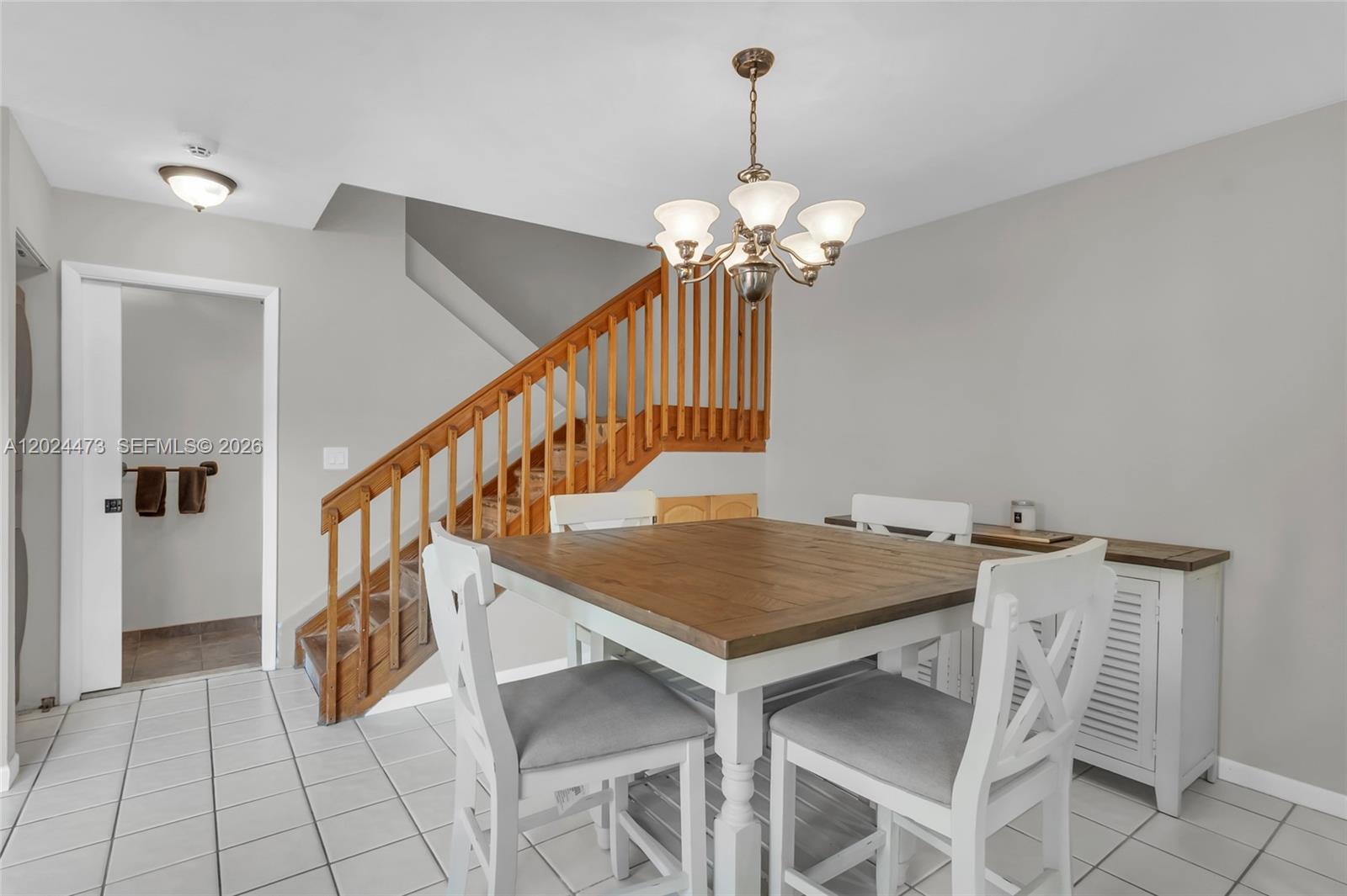 EMBASSY LAKES - Residential
