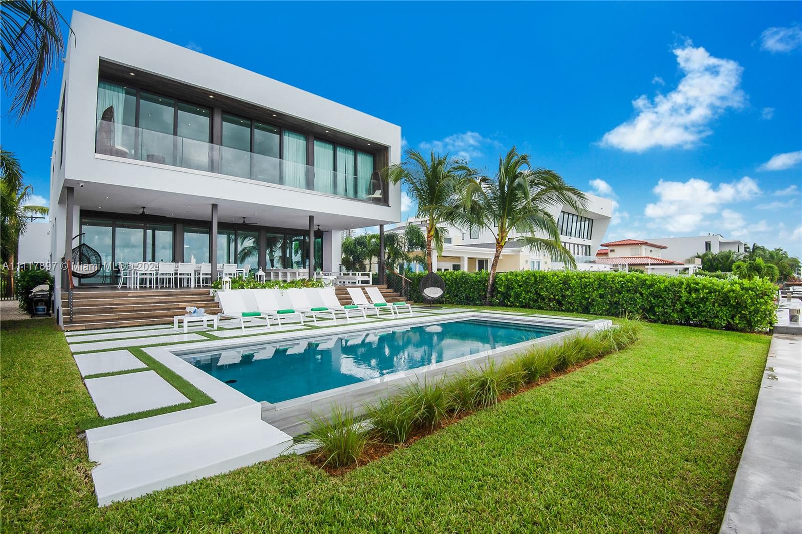 TREASURE ISLAND - Residential