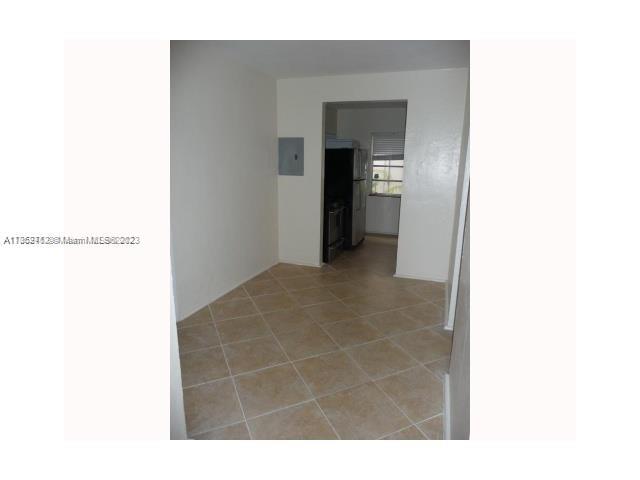 LINCOLN ROAD VILLAS SOUTH - Residential