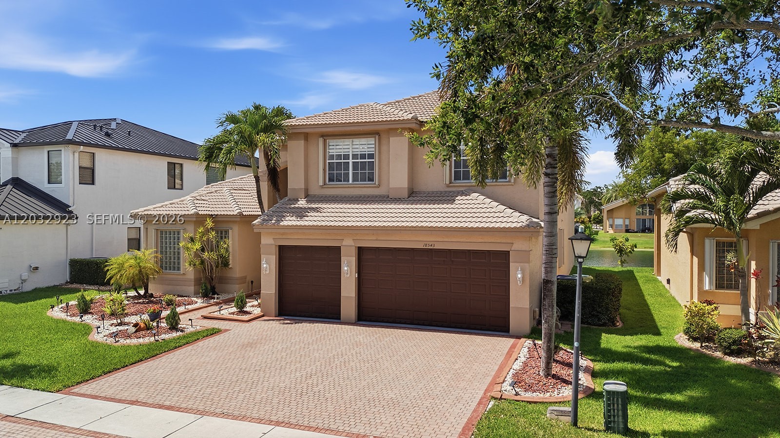 SUNSET LAKES PLAT THREE - Residential