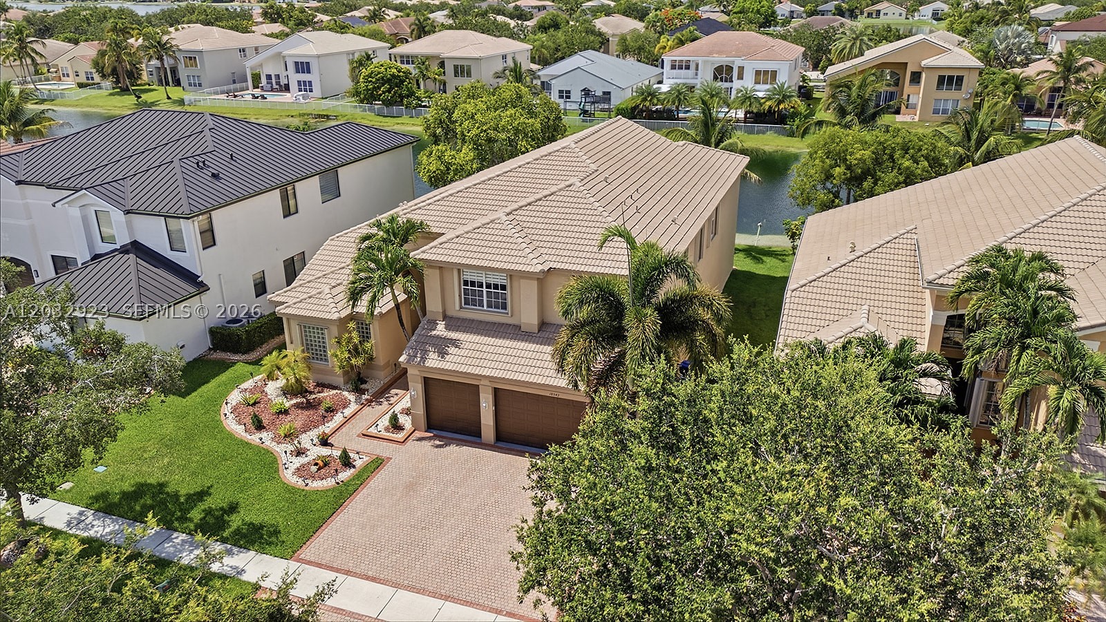 SUNSET LAKES PLAT THREE - Residential