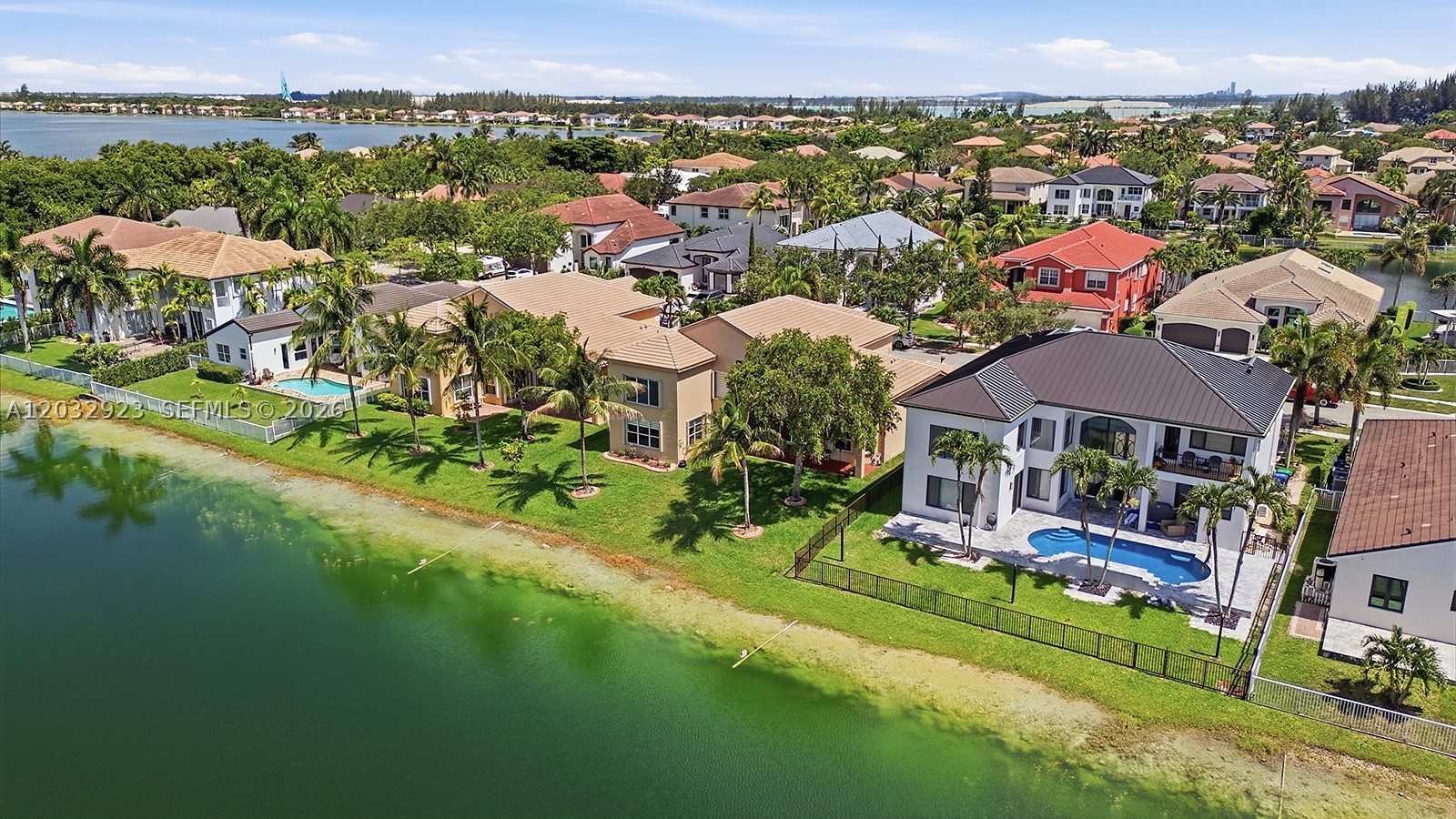 SUNSET LAKES PLAT THREE - Residential