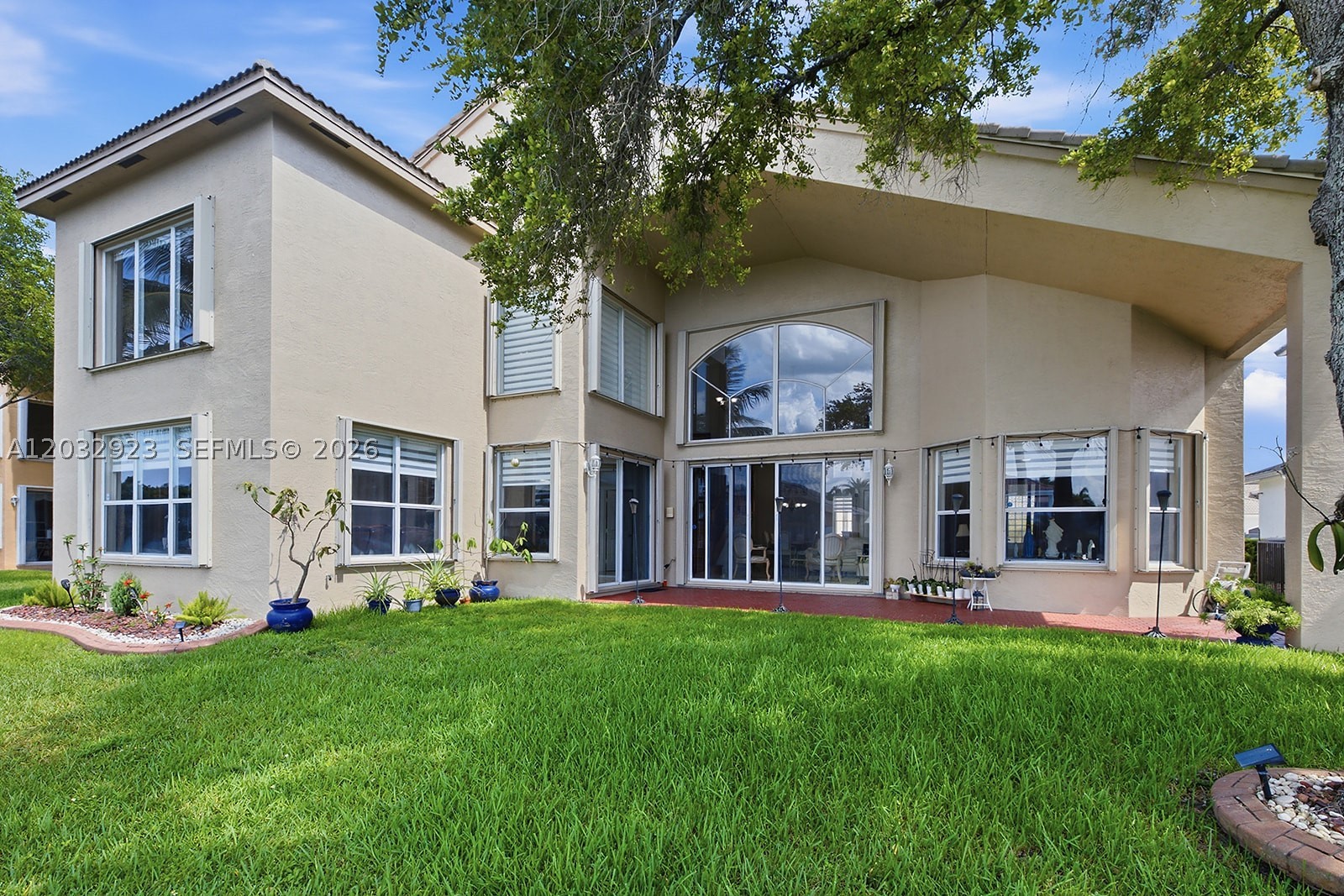 SUNSET LAKES PLAT THREE - Residential