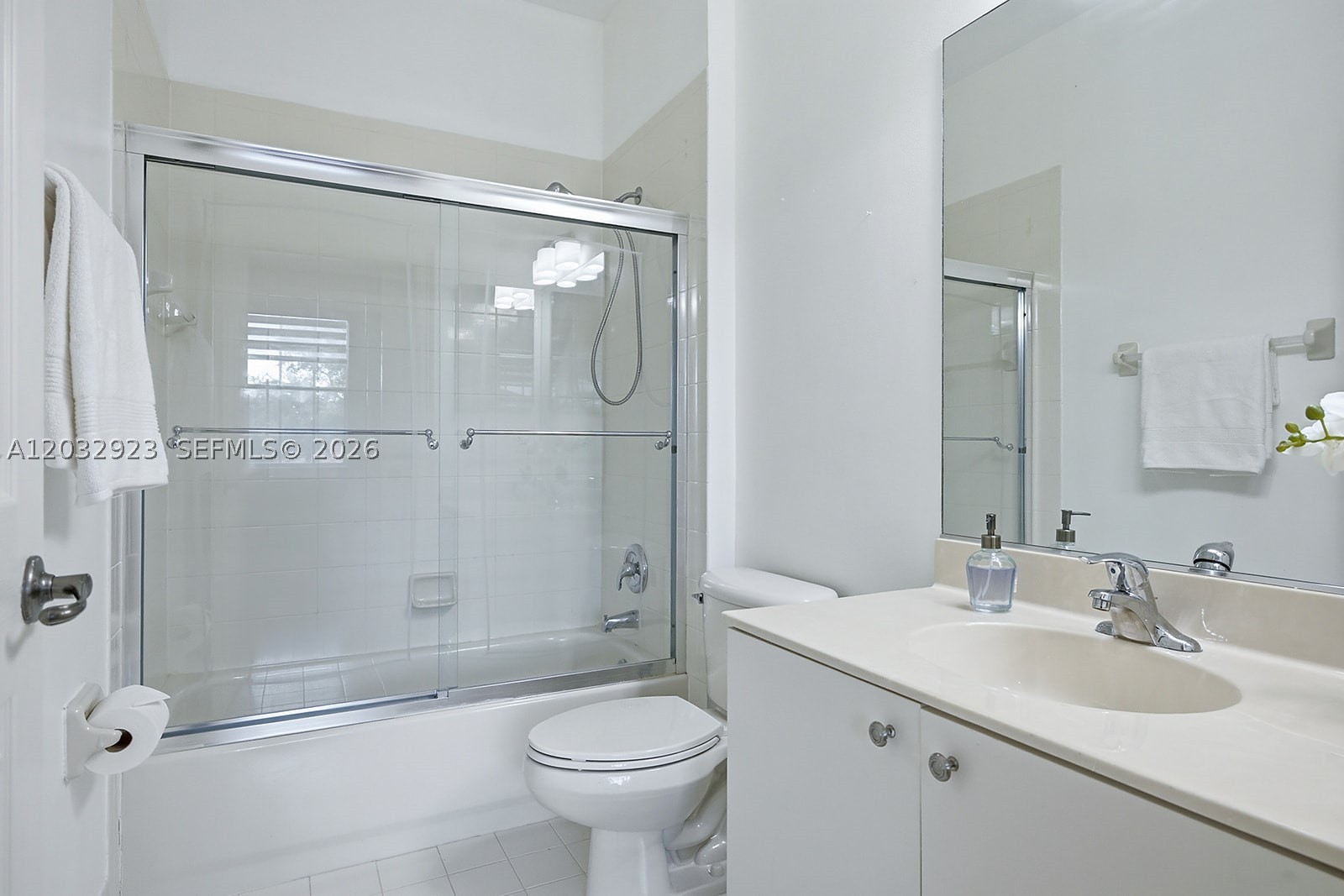 SUNSET LAKES PLAT THREE - Residential