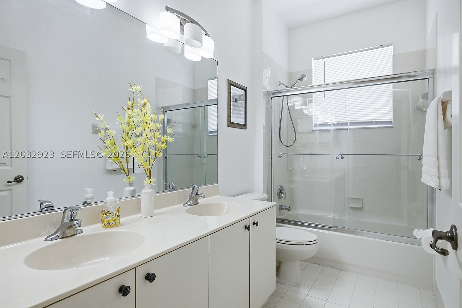 SUNSET LAKES PLAT THREE - Residential