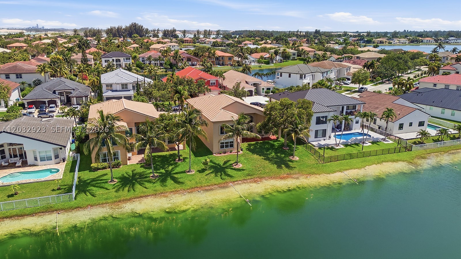 SUNSET LAKES PLAT THREE - Residential