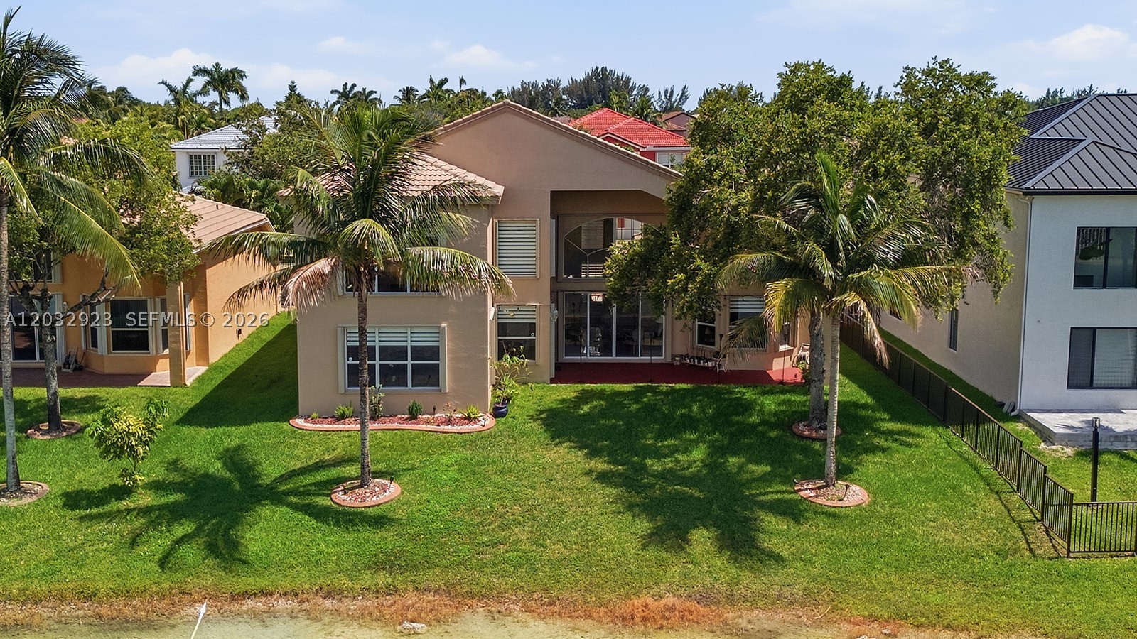 SUNSET LAKES PLAT THREE - Residential