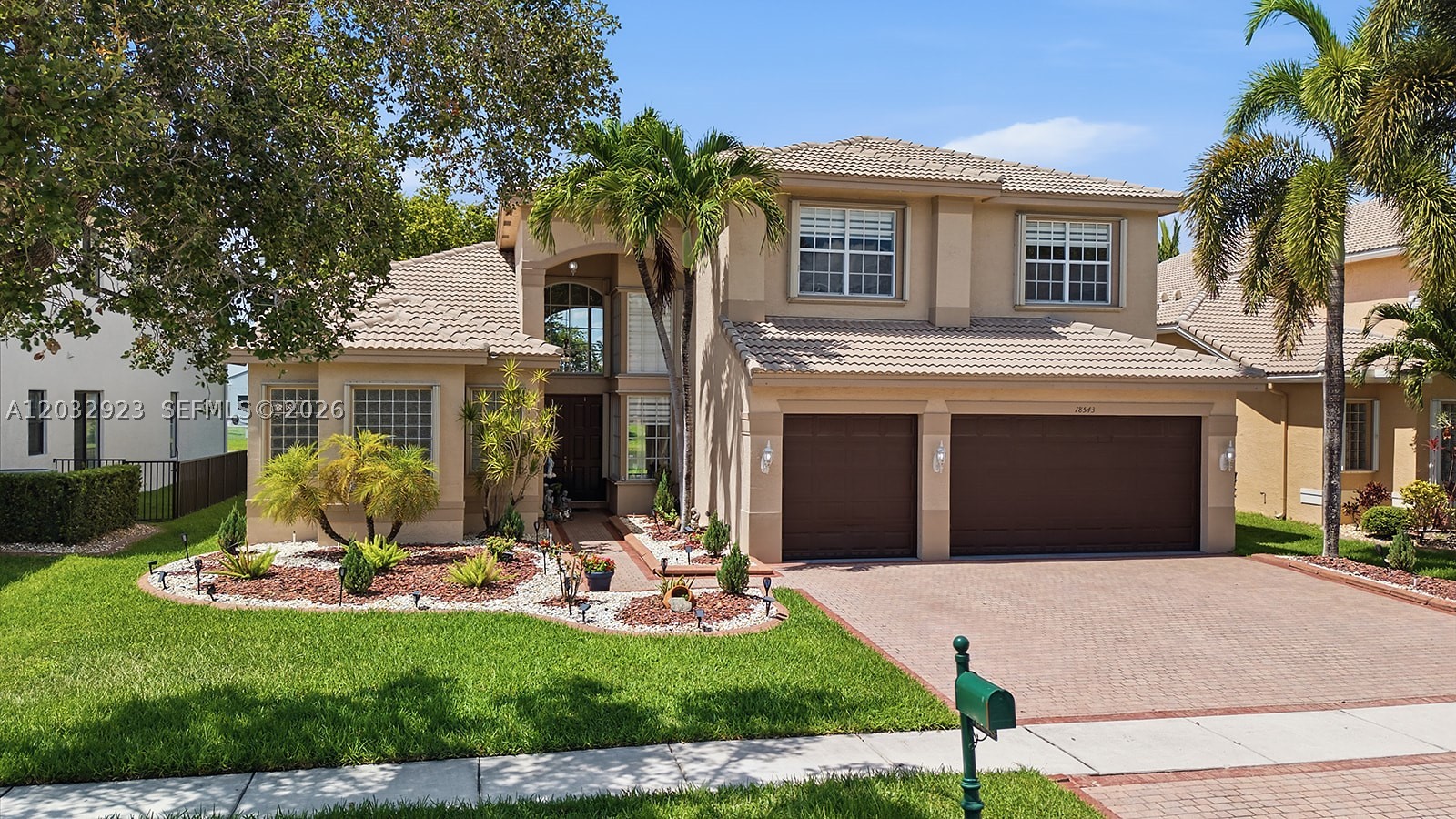 SUNSET LAKES PLAT THREE - Residential