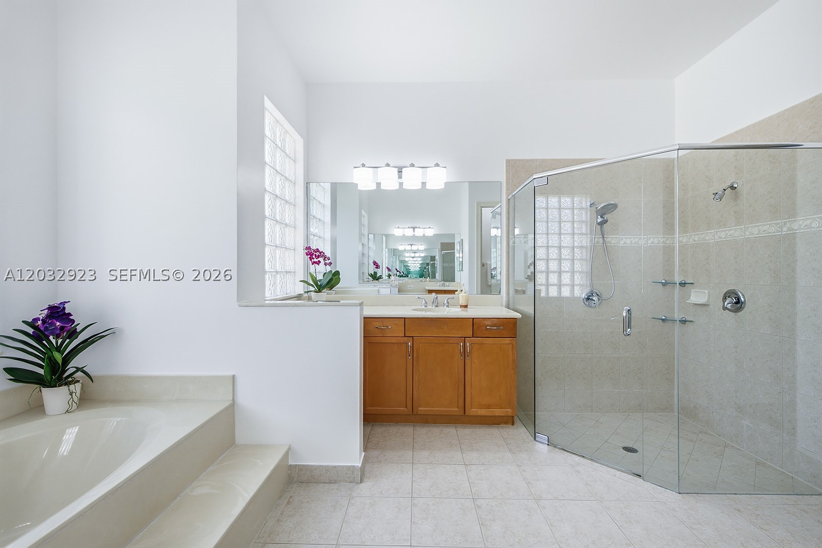 SUNSET LAKES PLAT THREE - Residential