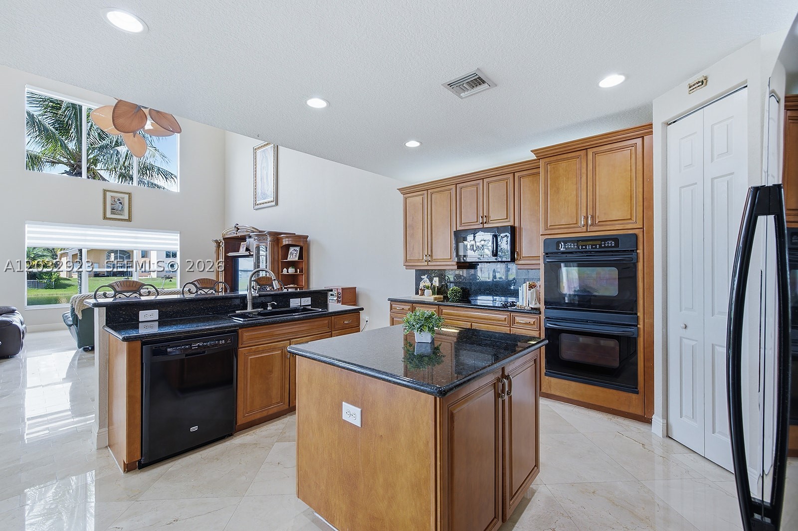 SUNSET LAKES PLAT THREE - Residential