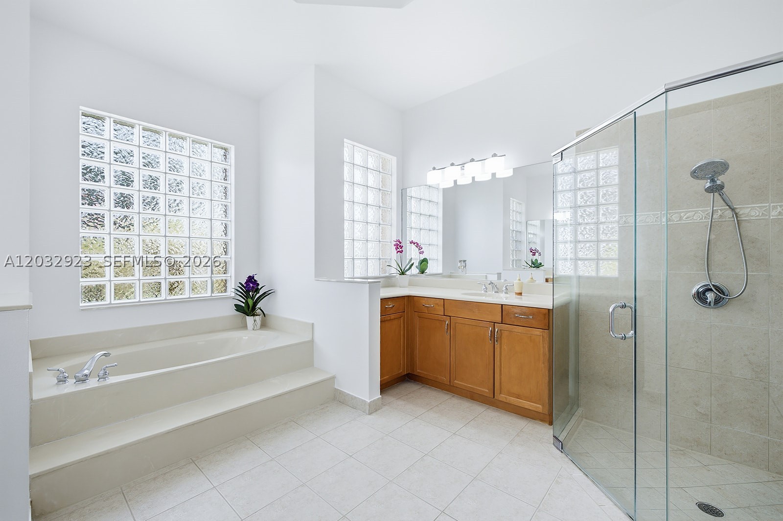 SUNSET LAKES PLAT THREE - Residential