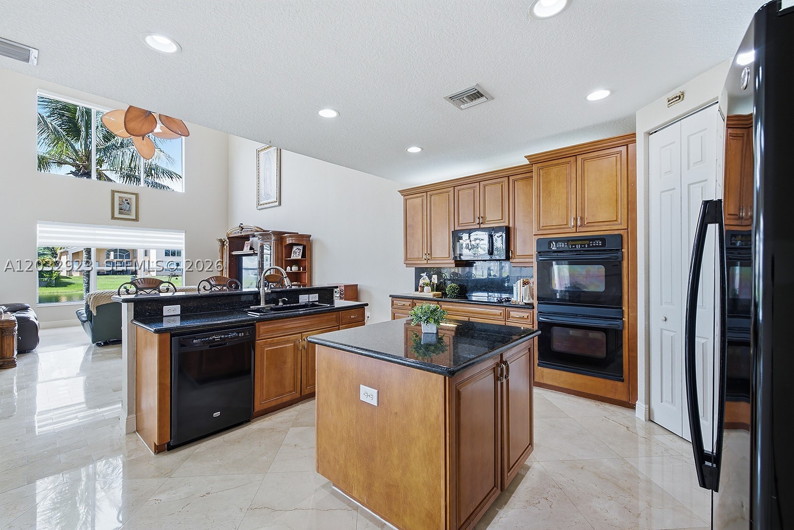 SUNSET LAKES PLAT THREE - Residential