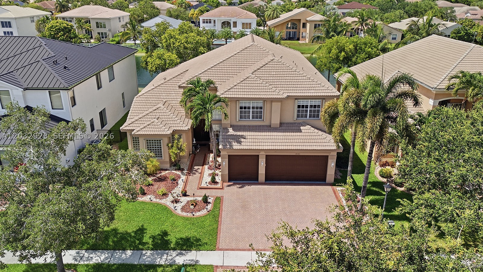 SUNSET LAKES PLAT THREE - Residential