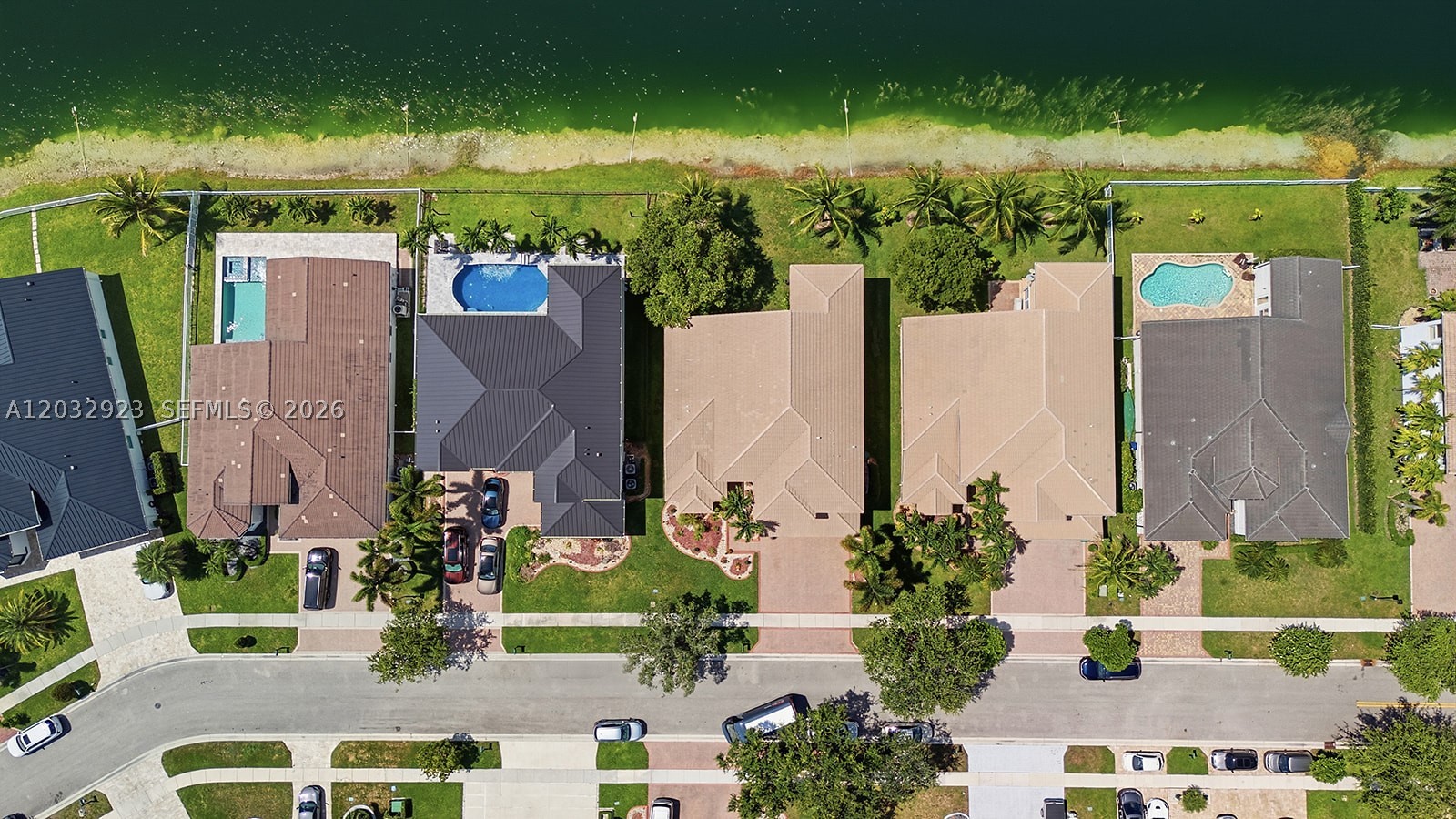 SUNSET LAKES PLAT THREE - Residential
