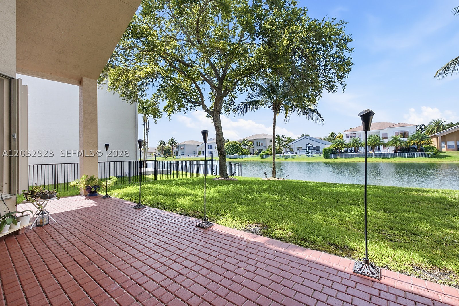 SUNSET LAKES PLAT THREE - Residential