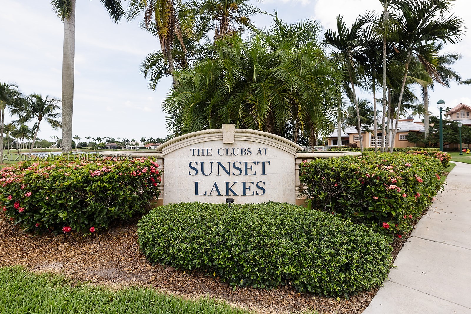 SUNSET LAKES PLAT THREE - Residential