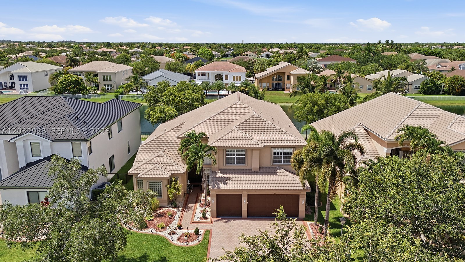 SUNSET LAKES PLAT THREE - Residential