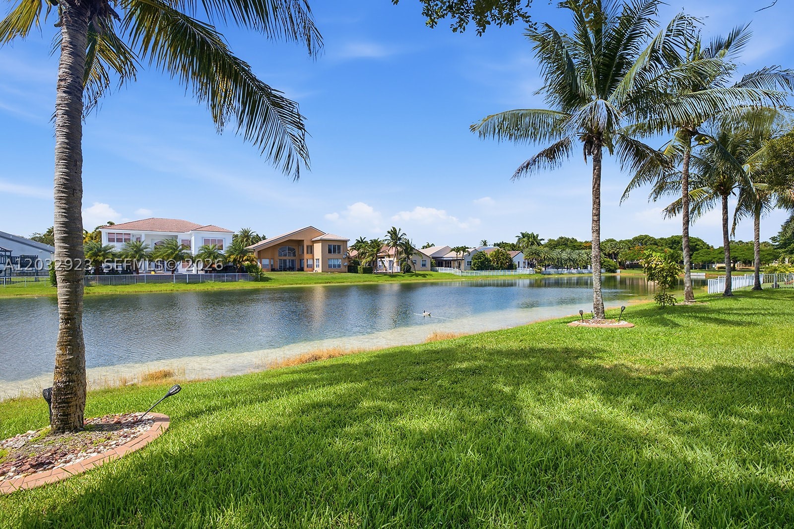 SUNSET LAKES PLAT THREE - Residential