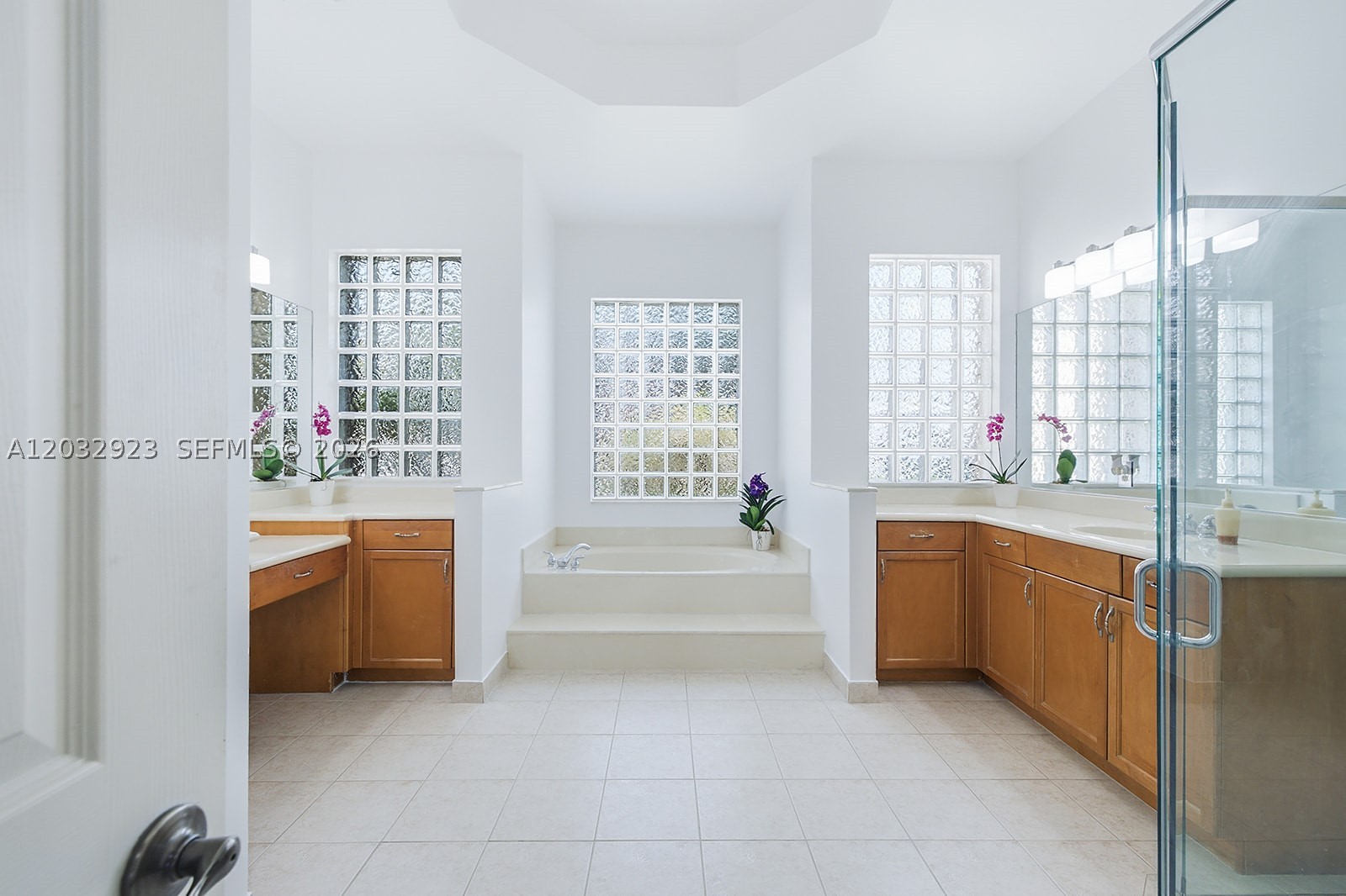 SUNSET LAKES PLAT THREE - Residential