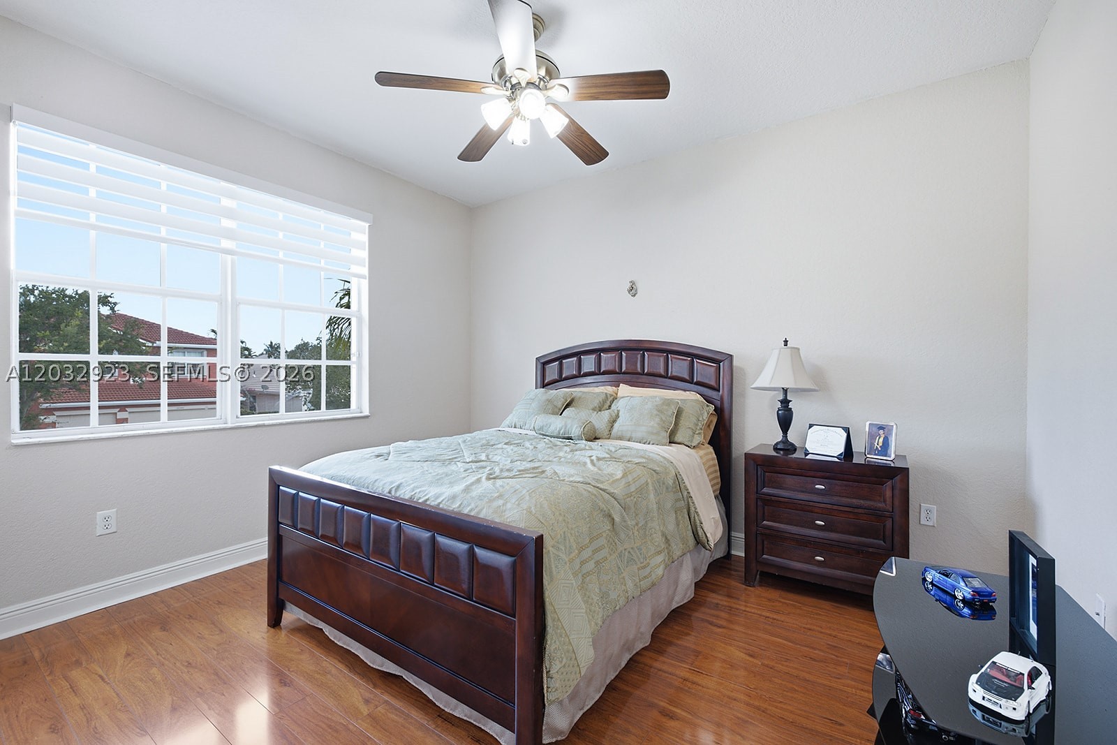 SUNSET LAKES PLAT THREE - Residential