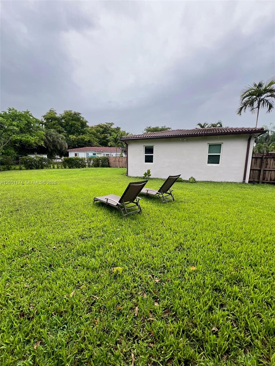 DAVIS ADDN TO BISC PARK V - Residential Lease