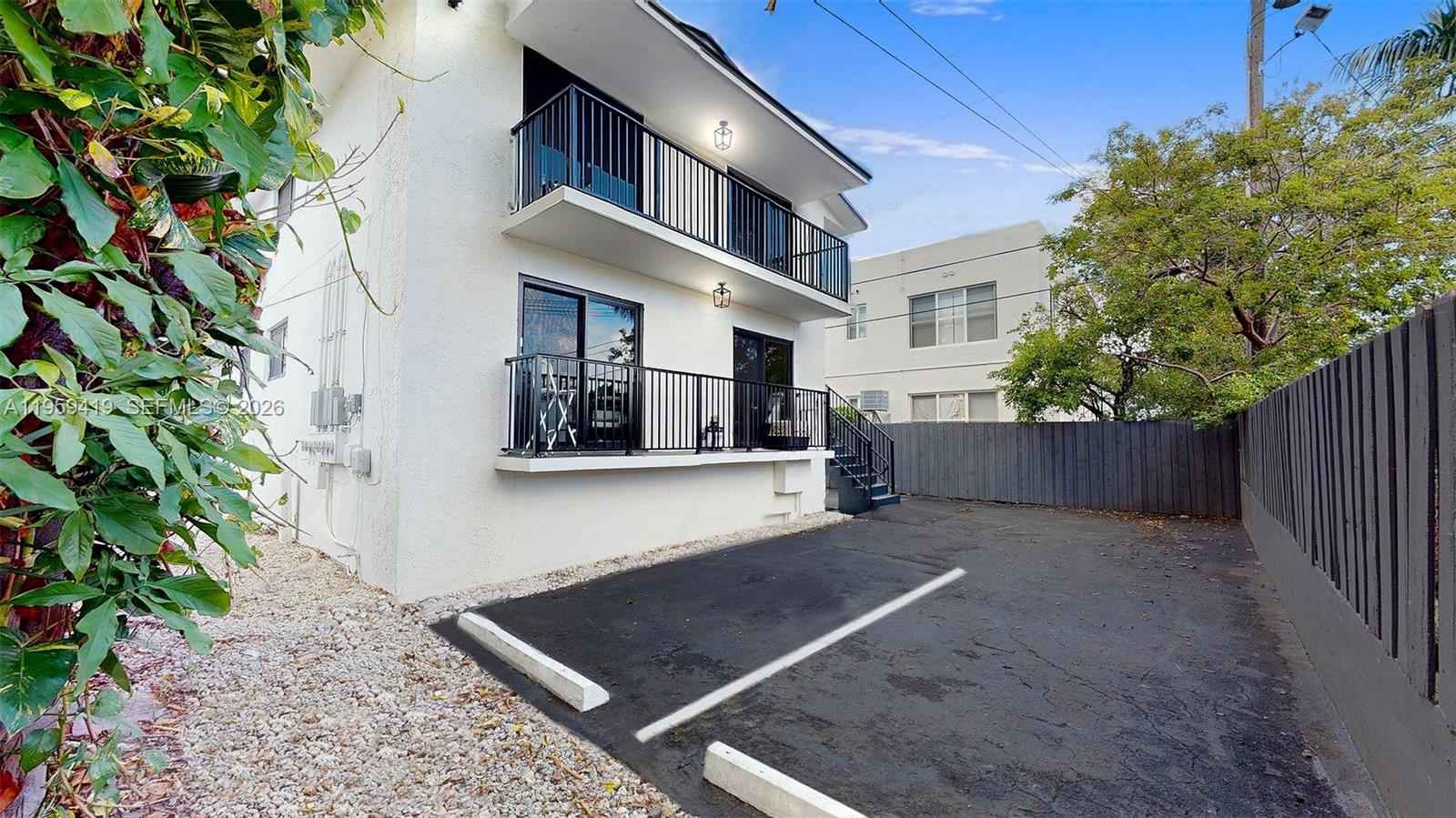 BRICKELL RIVERVIEW - Residential Income