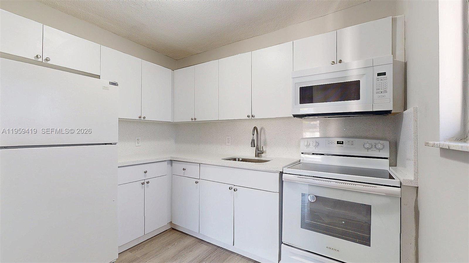BRICKELL RIVERVIEW - Residential Income