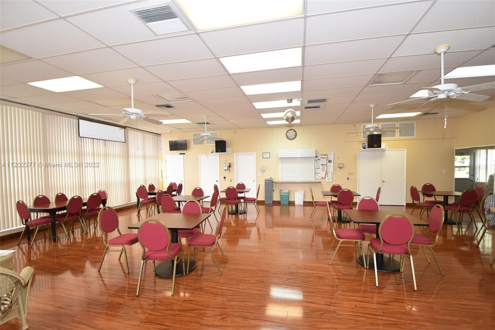 PALM BEACH LEISUREVILLE R - Residential